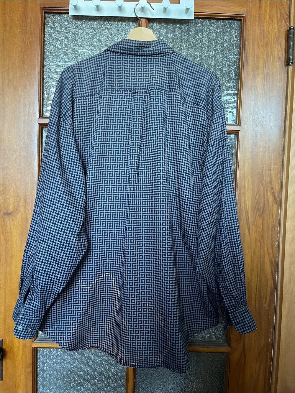 Long-Sleeve Patterned Button-Up Shirt - Picture 2 of 8
